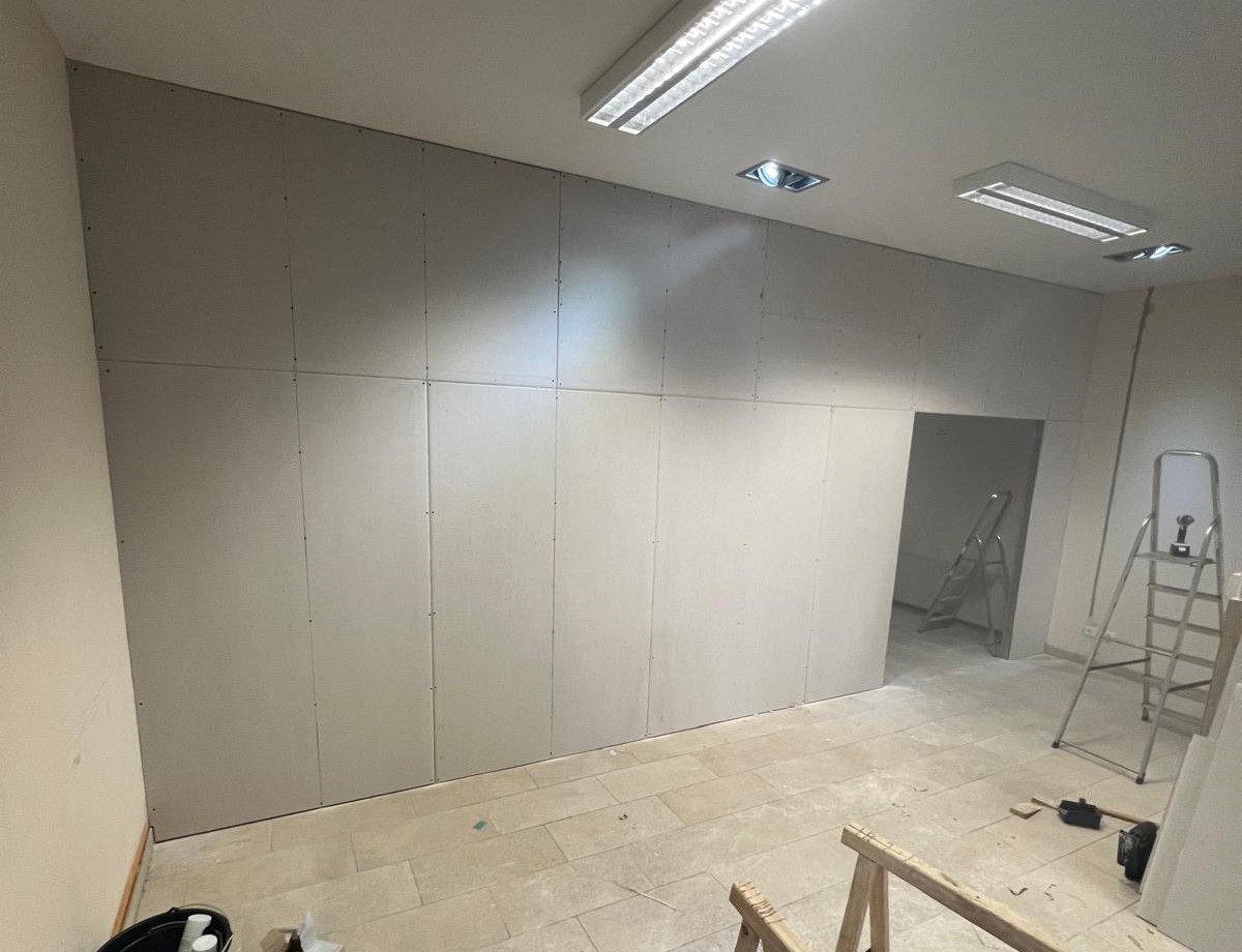 Trockenbau-Wand verputzt und vor dem Anstrich in Hamburg und Umgebung